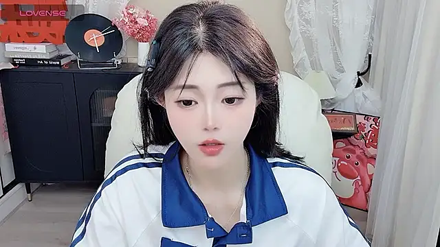 CeeKie online show from April 10, 2026, 10:42 am