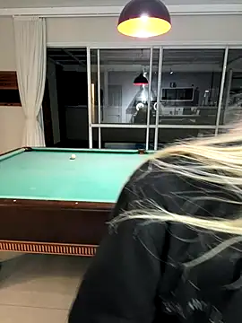 estanislaumalu online show from November 10, 2025, 1:15 am