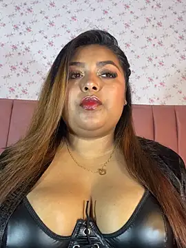 Snapshot of Hela_Collins chatting on October 5, 2025, 11:02 pm Hela Collins online show from October 5, 2025, 11:02 pm