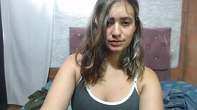 annie clark2 online show from December 21, 2025, 9:22 pm