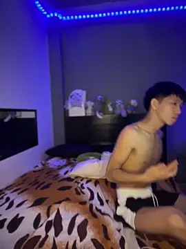 Kailertwink online show from February 11, 2026, 2:27 am