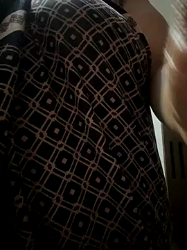 THICKBUNNYCHICKxxx online show from October 21, 2025, 8:20 pm