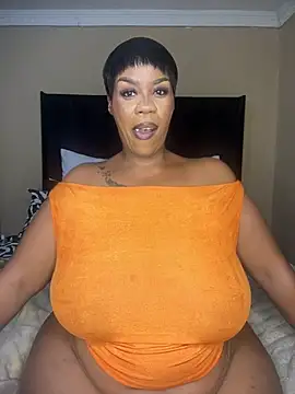 THICKBUNNYCHICKxxx online show from January 9, 2026, 9:05 pm