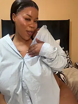 Snapshot of THICKBUNNYCHICKxxx chatting on April 26, 2026, 12:03 pm THICKBUNNYCHICKxxx online show from April 26, 2026, 12:03 pm