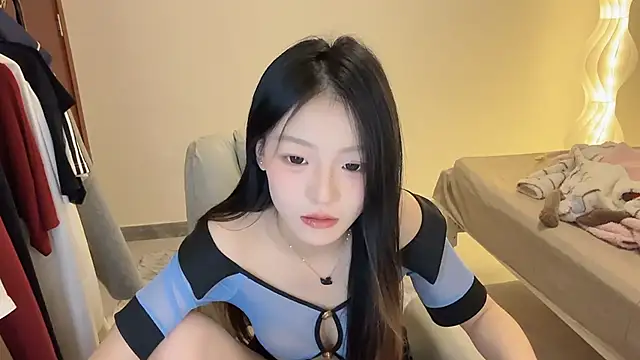 Robin-o3 online show from December 13, 2025, 7:53 pm