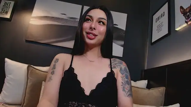 LUNACOCKSLAYER online show from April 3, 2026, 6:28 pm