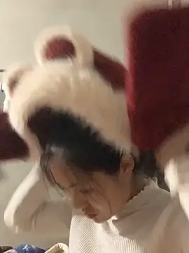 NhuFox online show from February 20, 2026, 1:24 am