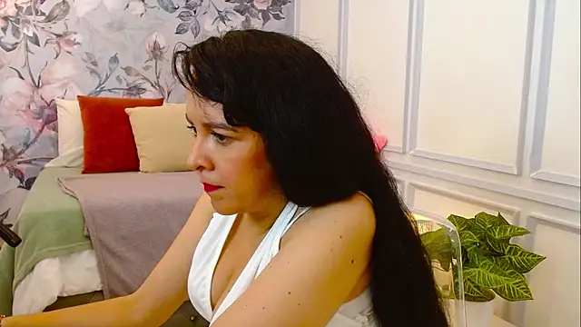 MiiaLane online show from September 30, 2025, 1:38 pm