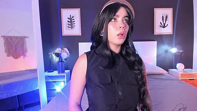 SuccubusDolly online show from September 13, 2025, 3:06 am