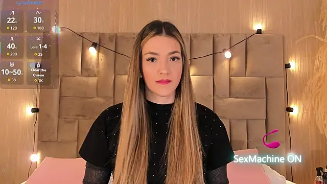 ClaradelMar online show from October 9, 2025, 10:46 am