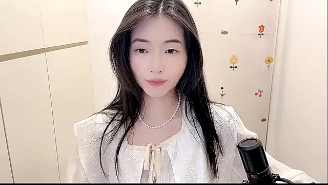 Rosalind xixi online show from October 13, 2025, 8:47 am