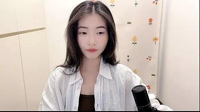 Rosalind xixi online show from October 16, 2025, 8:37 am