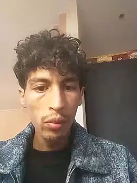 lusiboy96 online show from October 14, 2025, 7:42 am