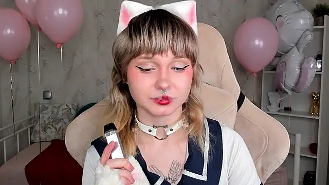 Tori Cutie online show from April 2, 2026, 12:08 am