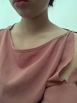 Nguyenha11 online show from September 15, 2025, 8:25 am