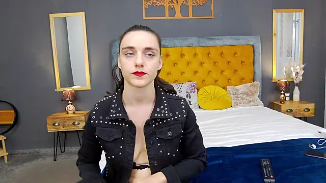 Jessica White  online show from September 24, 2025, 4:49 am