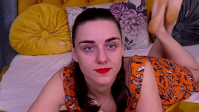 Jessica White  online show from December 19, 2025, 4:30 am