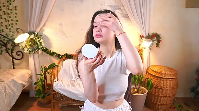 EvaDowe online show from February 17, 2026, 4:42 am