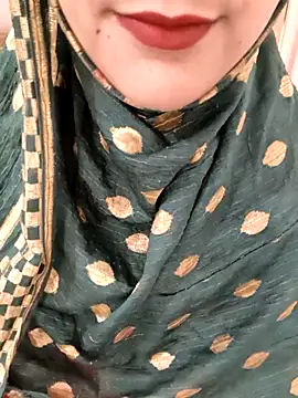 Snapshot of Indian-Aleena chatting on July 1, 2026, 7:21 am Indian-Aleena online show from July 1, 2026, 7:21 am