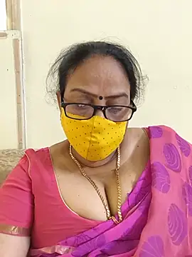 Snapshot of heera-rani chatting on July 6, 2026, 6:21 am heera-rani online show from July 6, 2026, 6:21 am