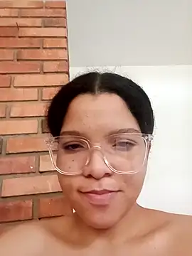 VictoriDior online show from September 14, 2025, 3:44 pm