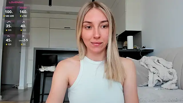 Snapshot of Sunny_Rina_ chatting on June 16, 2026, 8:06 am Sunny Rina online show from June 16, 2026, 8:06 am