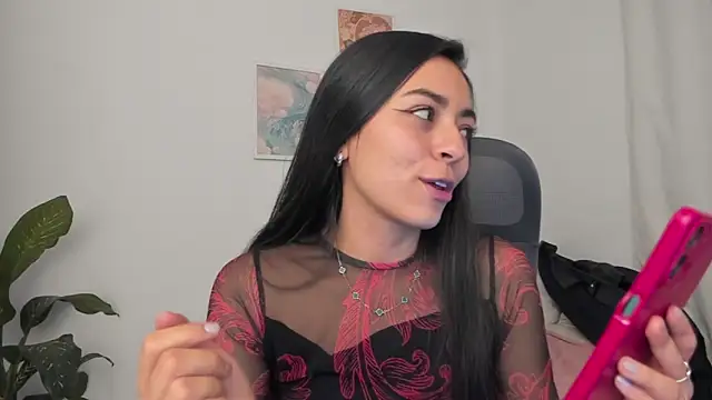 Snapshot of canelleGarces chatting on June 2, 2026, 2:35 am canelleGarces online show from June 2, 2026, 2:35 am