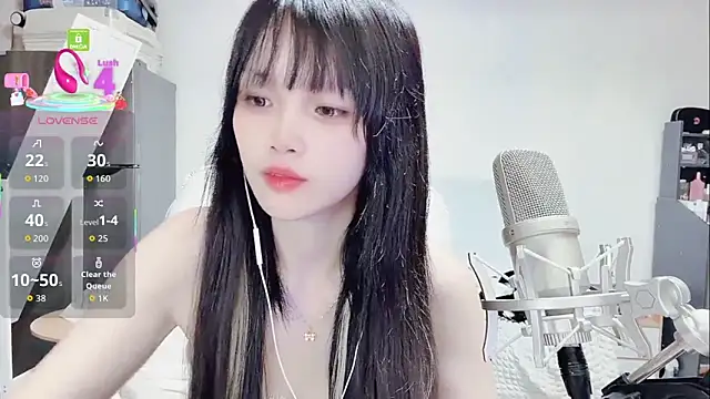 twlilybae online show from November 16, 2025, 7:14 am