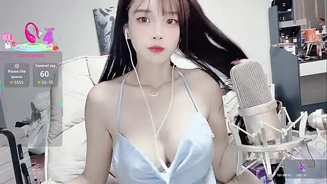 Snapshot of twlilybae chatting on March 17, 2026, 12:08 pm twlilybae online show from March 17, 2026, 12:08 pm
