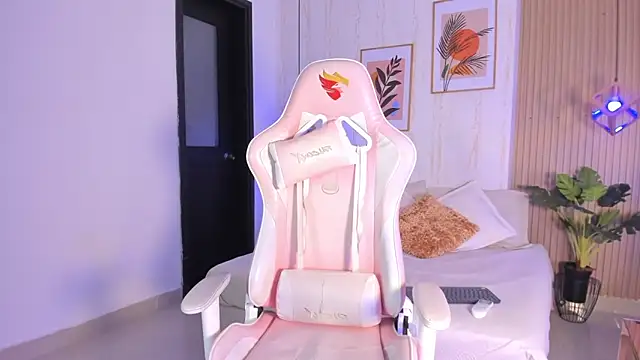 Ayleen Dunkan online show from January 17, 2026, 12:43 pm