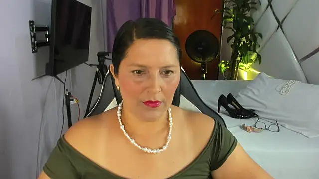 KikaDuque online show from November 24, 2025, 7:24 pm