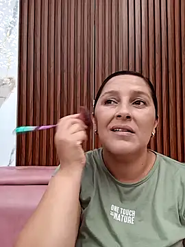 Snapshot of KikaDuque chatting on May 4, 2026, 6:26 pm KikaDuque online show from May 4, 2026, 6:26 pm
