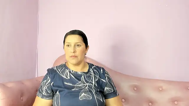 Snapshot of KikaDuque chatting on May 15, 2026, 7:21 pm KikaDuque online show from May 15, 2026, 7:21 pm