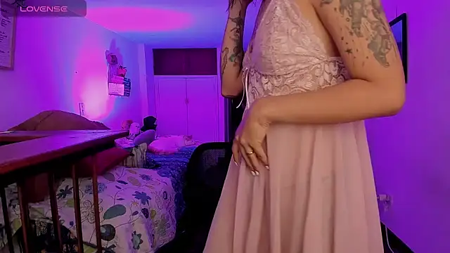 atenea dragon   online show from November 6, 2025, 8:43 pm