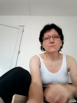 Vera Elle online show from November 10, 2025, 9:08 am