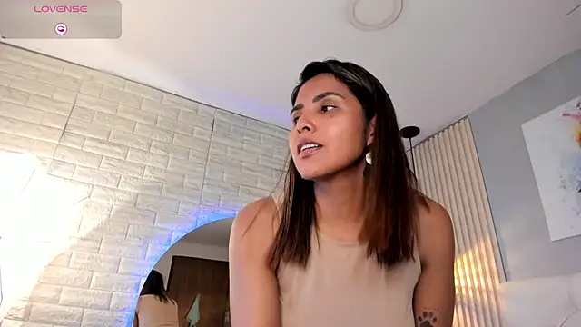 scarletbaker  online show from September 26, 2025, 7:07 pm