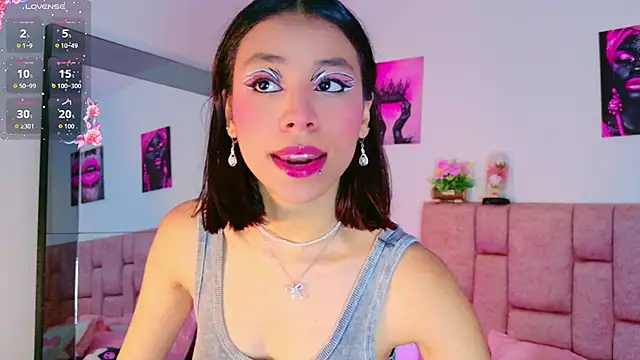 Snapshot of ScarlettLuxe chatting on February 8, 2026, 8:23 pm ScarlettLuxe online show from February 8, 2026, 8:23 pm