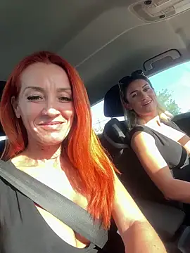 Snapshot of CamyBlossom chatting on October 14, 2025, 3:24 pm CamyBlossom online show from October 14, 2025, 3:24 pm