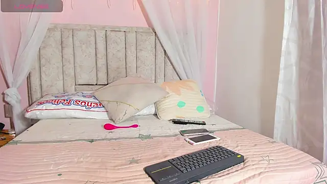 Rachellcooperrr online show from September 25, 2025, 9:18 pm