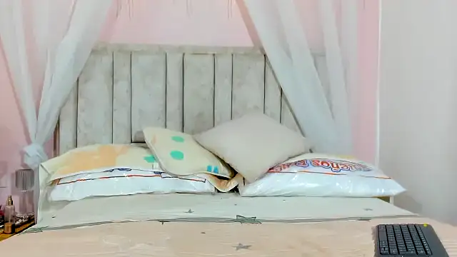 Rachellcooperrr online show from September 28, 2025, 12:49 am