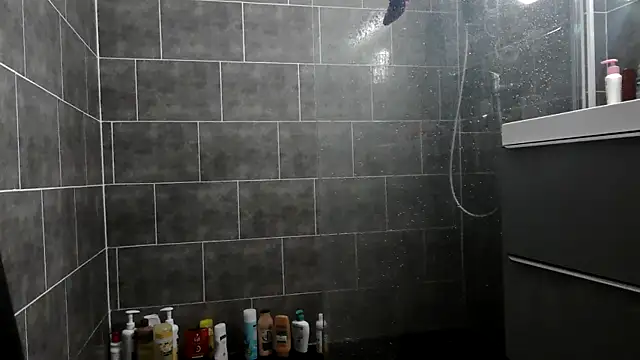 rubystrip online show from December 1, 2025, 9:09 pm