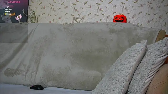 johnstoneisland online show from October 23, 2025, 6:28 pm