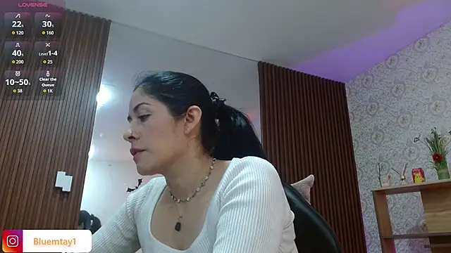 BLUE TAY1 online show from November 3, 2025, 12:06 pm