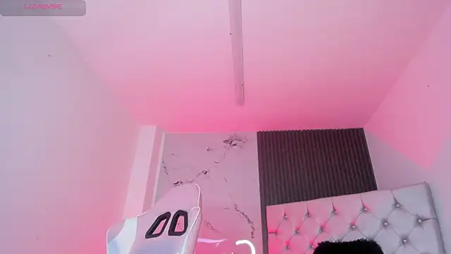 chloesagee online show from January 6, 2026, 10:45 pm