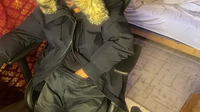 JUSTFORRICH online show from November 7, 2025, 11:43 am