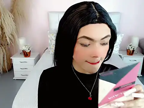 nathalialoes1 online show from November 18, 2025, 9:52 pm