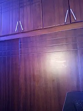 kit hott online show from April 21, 2026, 2:51 am