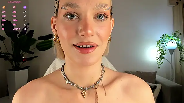 Ice Strawberry online show from January 17, 2026, 3:22 am