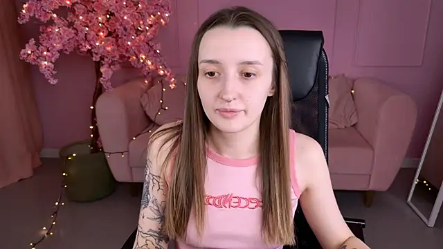 AliceLids online show from September 13, 2025, 1:22 pm