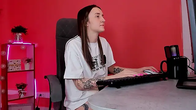 AliceLids online show from February 3, 2026, 1:16 pm